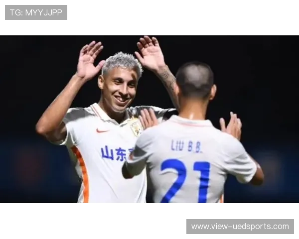 1-0！克雷桑补时救主！泰山VS新鹏城：4防1，克雷桑仍能倒钩_深圳_外援_球员
